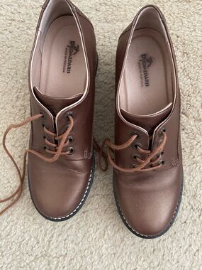 Brown leather women’s oxfords